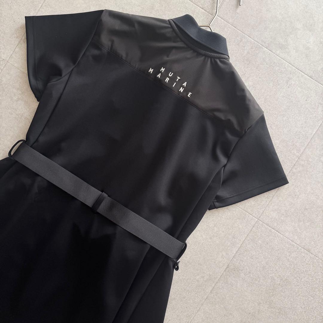 タグ付き　ムータマリンゴルフ　ワンピース　半袖　ロゴプリント　ベルト　黒　フレア