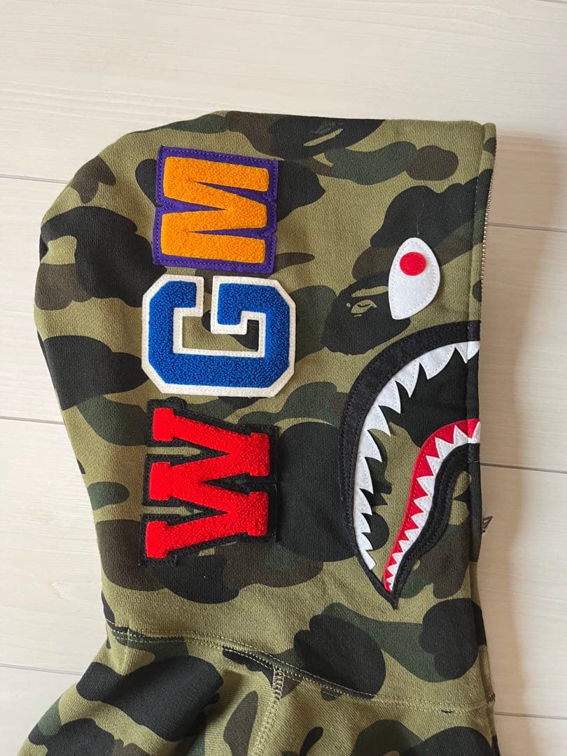 A Bathing Ape (BAPE) シャークカモ柄 フルジップ パーカー