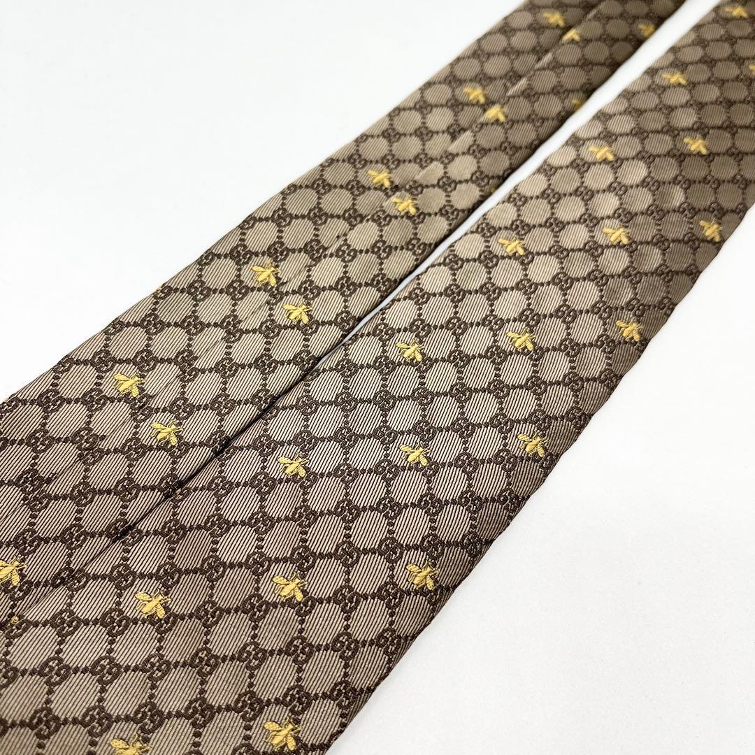 美品　GUCCI ネクタイ　ビジネス　蜂　GG柄　シルク100% 高級　現行
