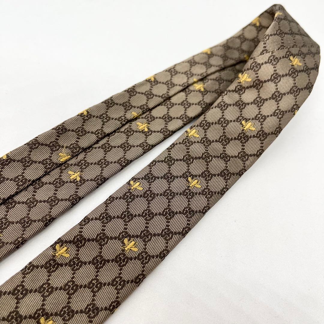 美品　GUCCI ネクタイ　ビジネス　蜂　GG柄　シルク100% 高級　現行