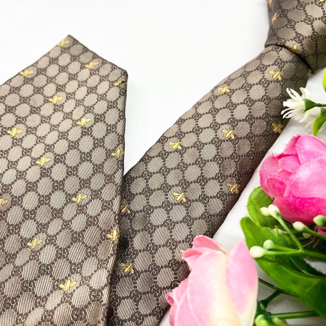 美品　GUCCI ネクタイ　ビジネス　蜂　GG柄　シルク100% 高級　現行