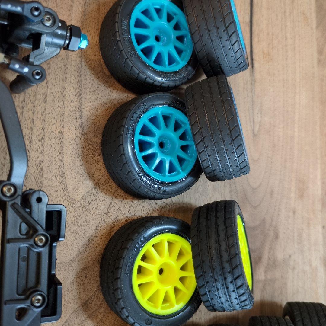 タミヤ M07ほぼR仕様 ヤリス軽量ボディ 60Dタイヤ スプリング各種