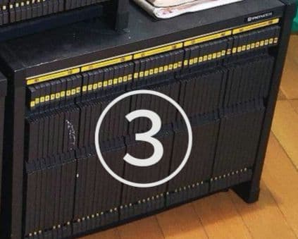 ③ レーザーカラオケディスク（LD10枚欠品）