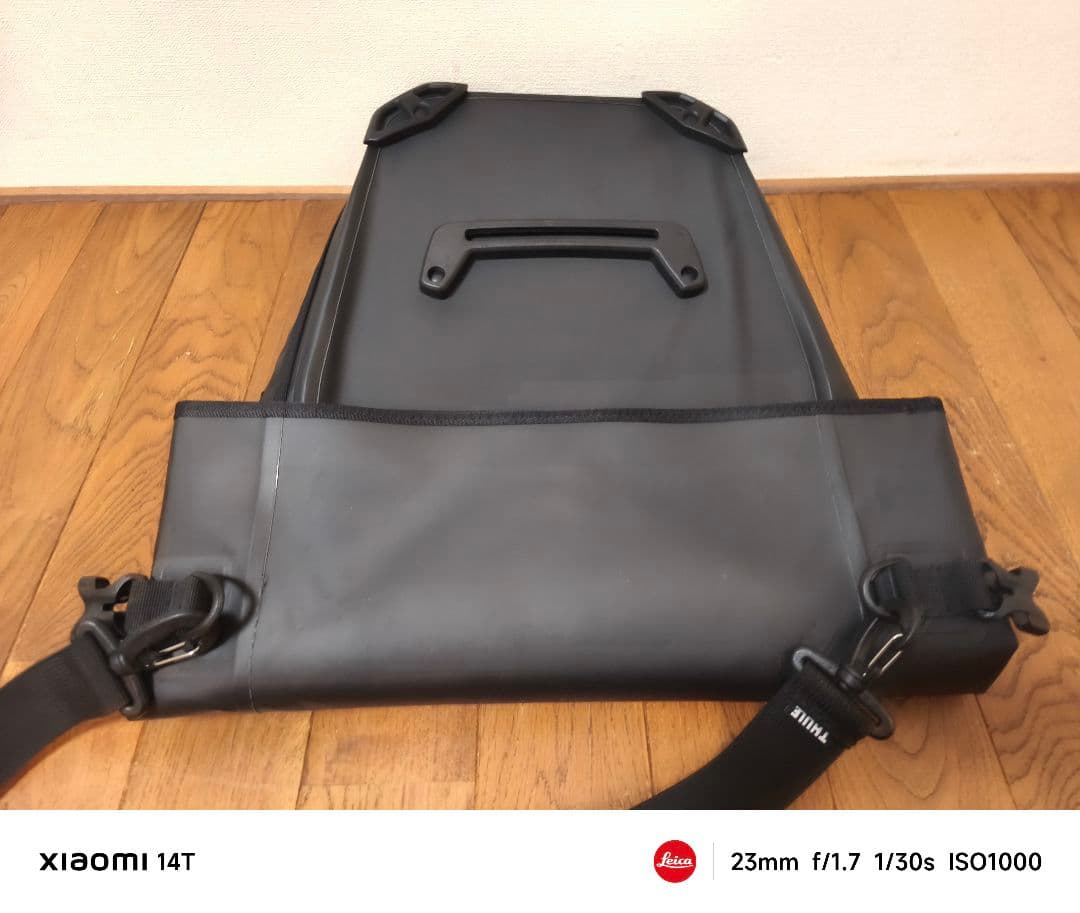 【極美品】THULE/ shield pannier 17L バックパック