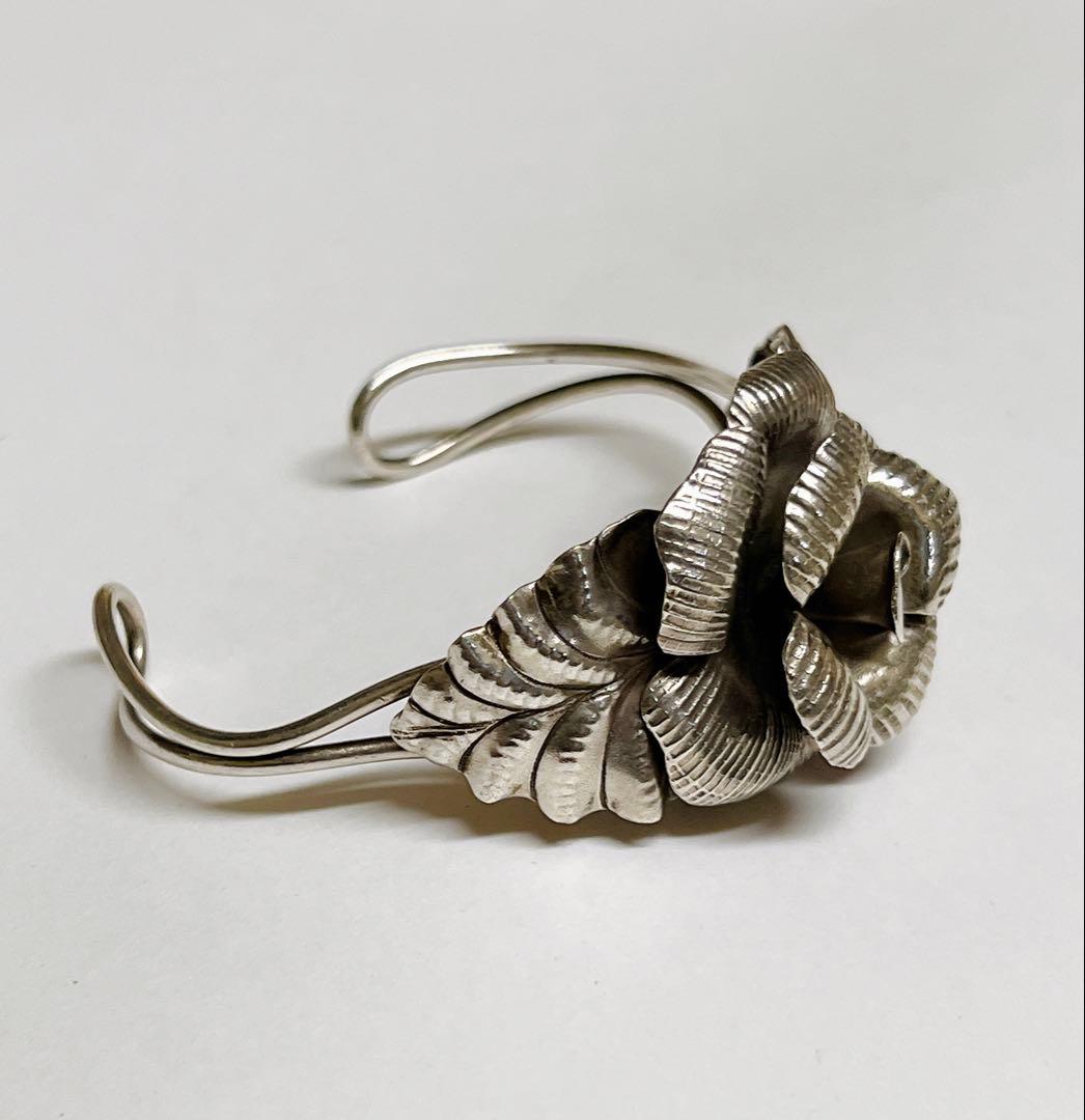 カレンシルバー バラモチーフ カフバングル