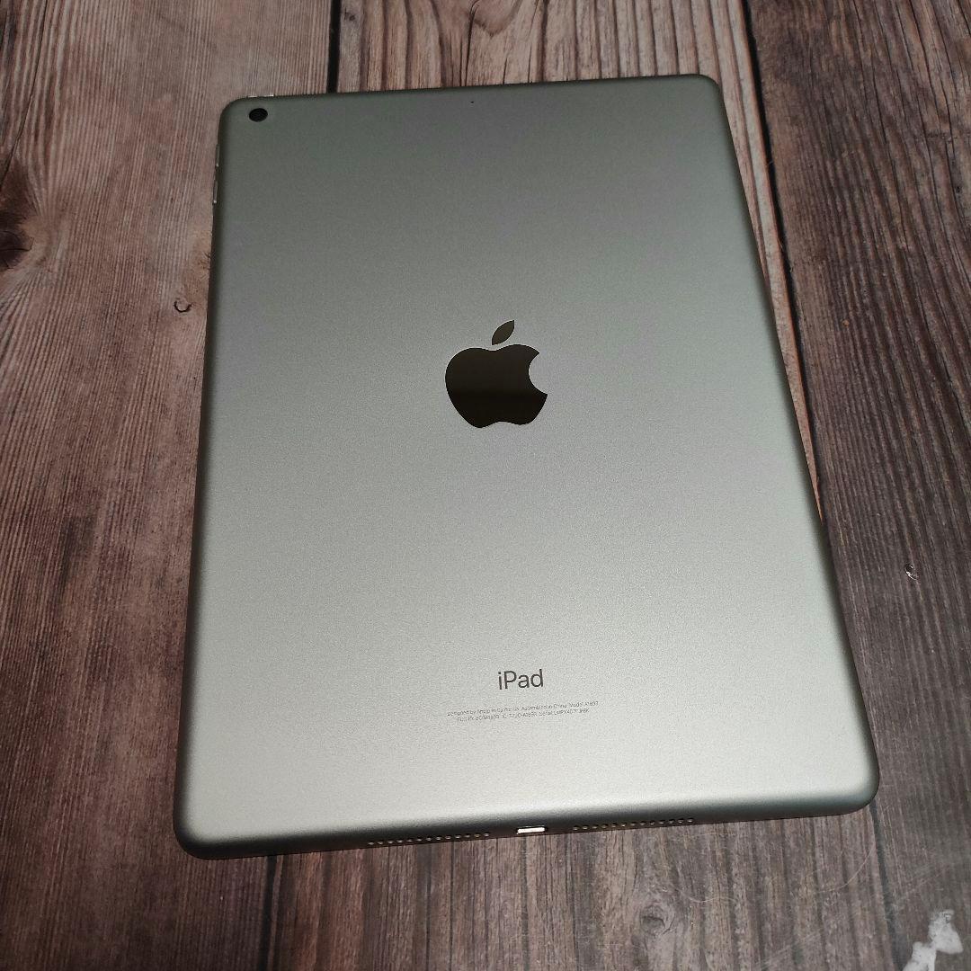 iPad 第6世代 32GB シルバー 美品