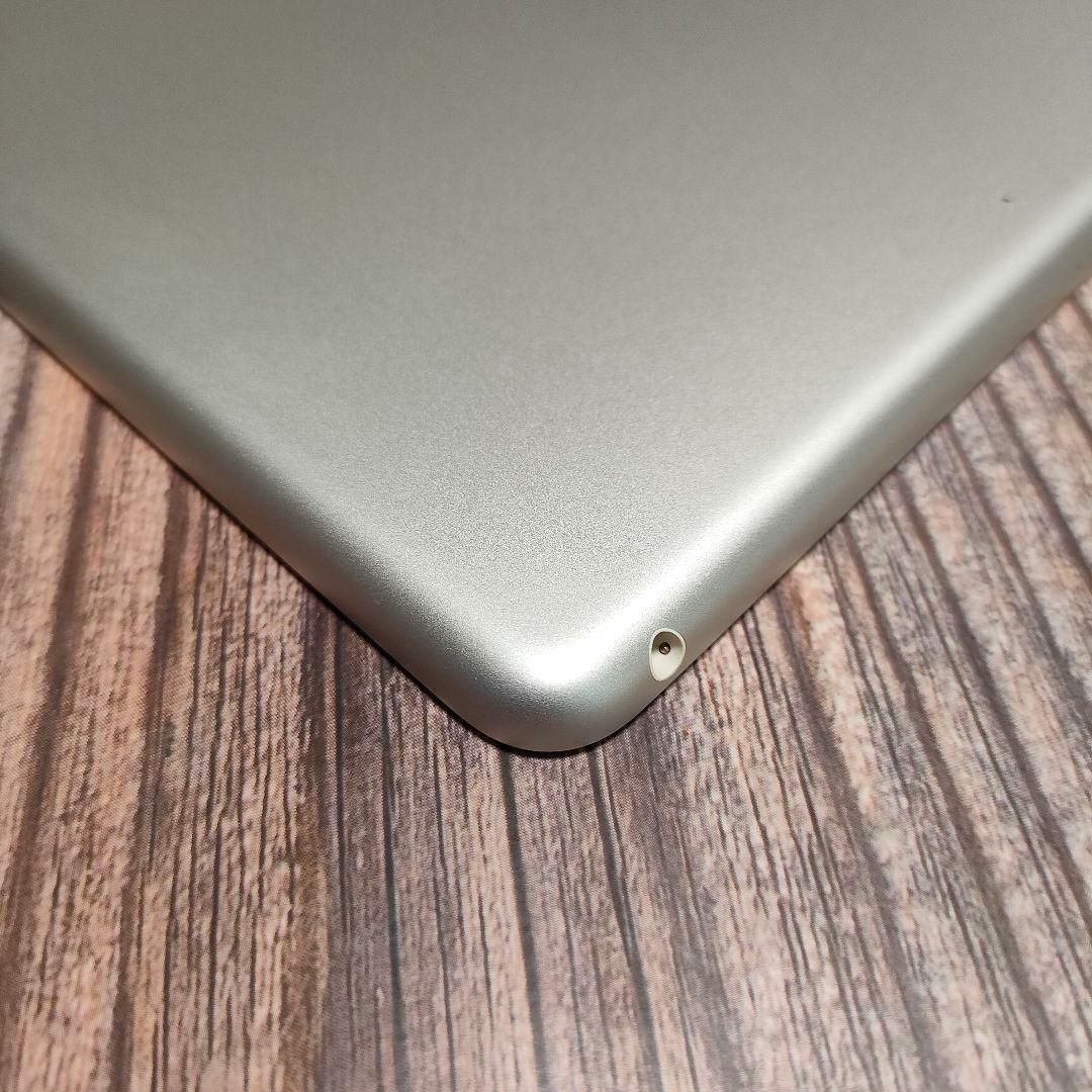 iPad 第6世代 32GB シルバー 美品