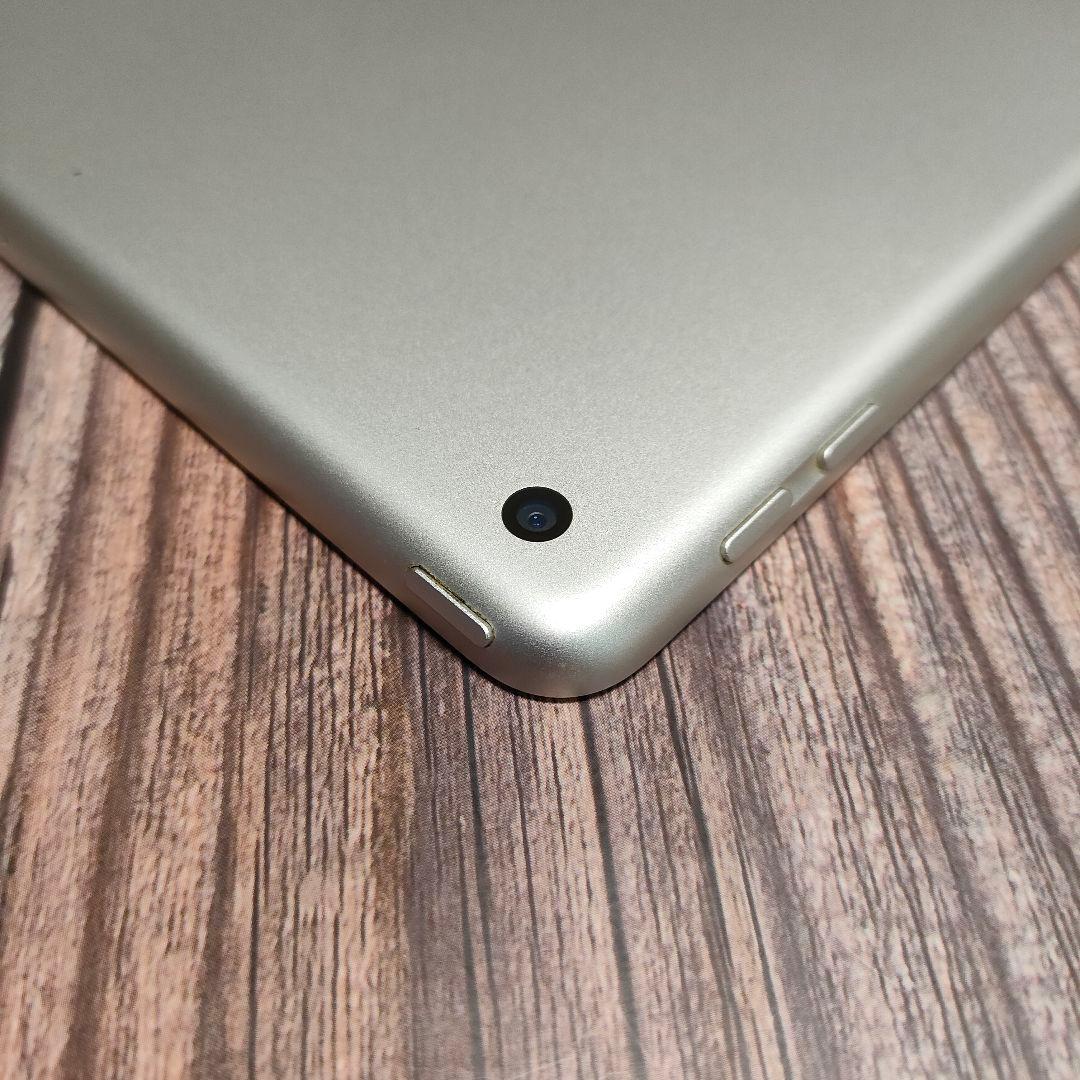 iPad 第6世代 32GB シルバー 美品
