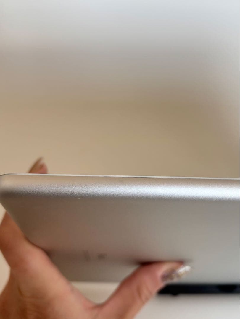 iPad 第8世代 / 128GB / Wi-Fi