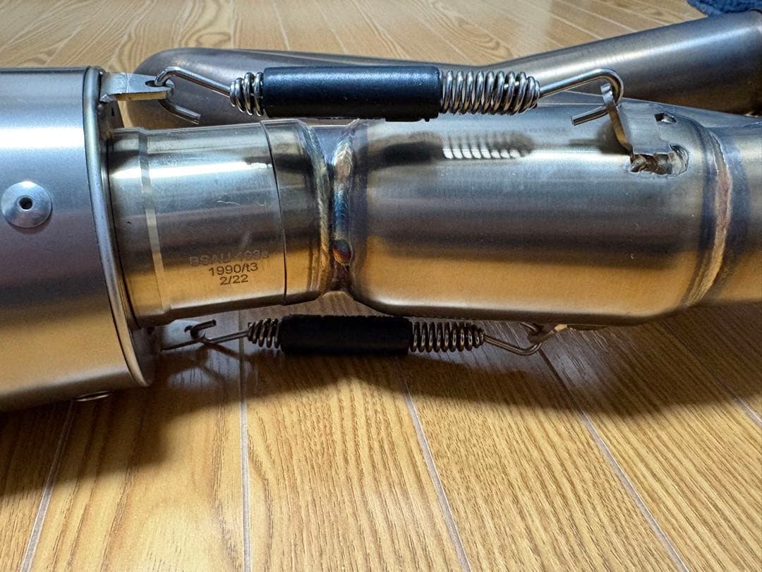 スコーピオン　レッドパワー スリップオンマフラー