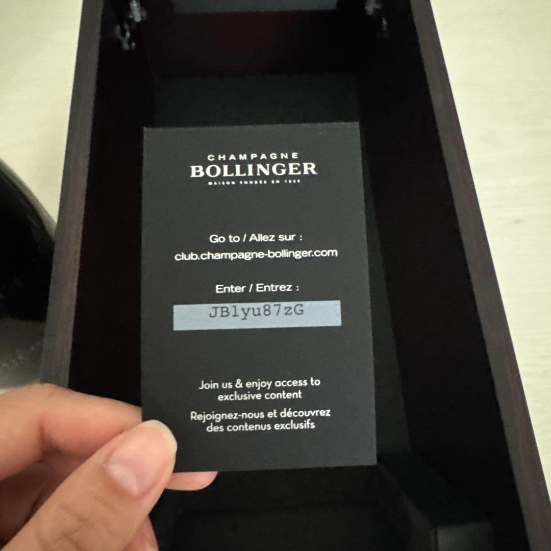 Bollinger 2011 シャンパン 007 特別版 特別ケースと空き瓶