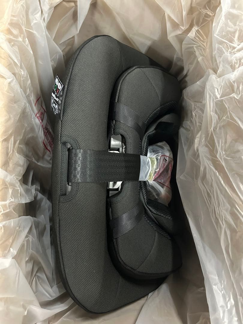 Combi コンビ ISOFIX固定 チャイルド&ジュニアシート　R129