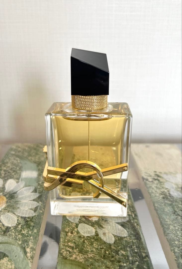 【美品】Yves Saint Laurent リブレ オーデパルファム 50ml