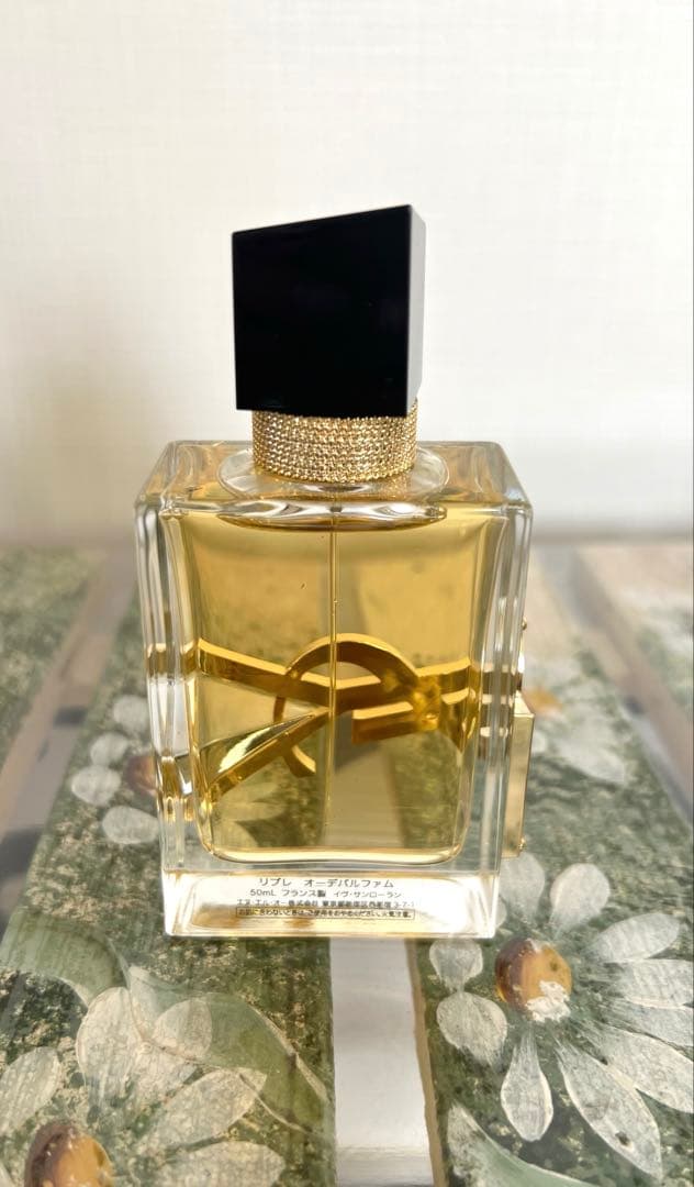 【美品】Yves Saint Laurent リブレ オーデパルファム 50ml