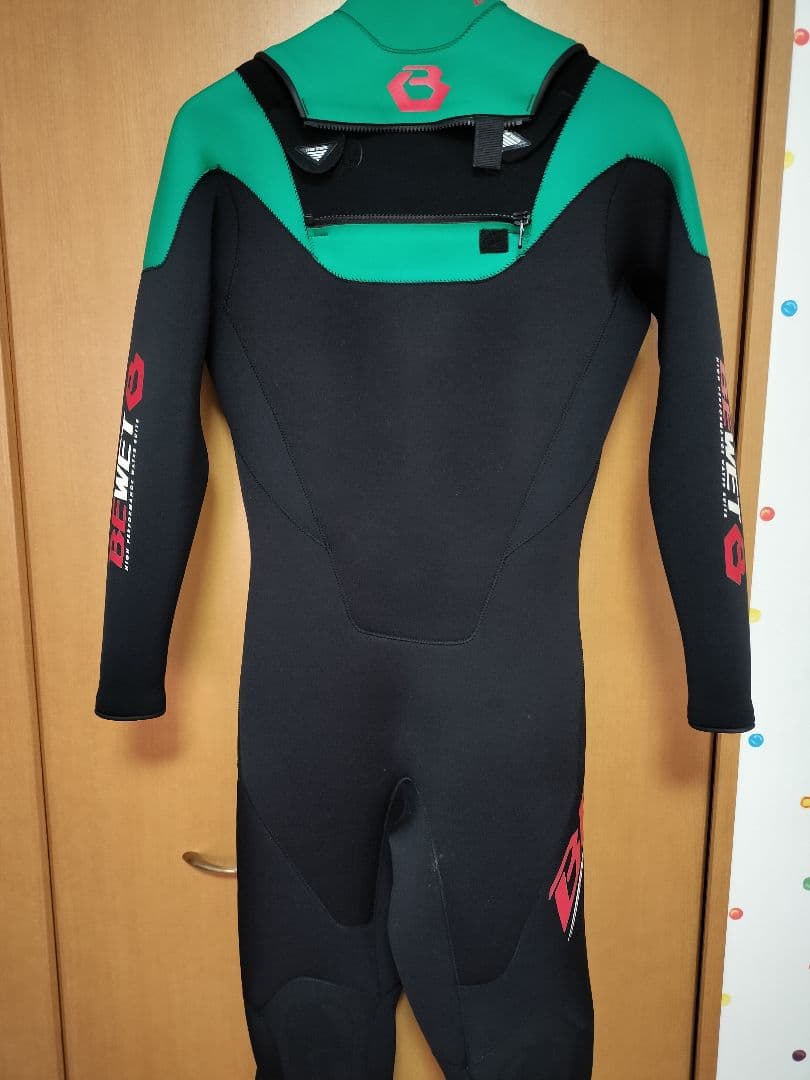 美品　BEWET ウェットスーツ