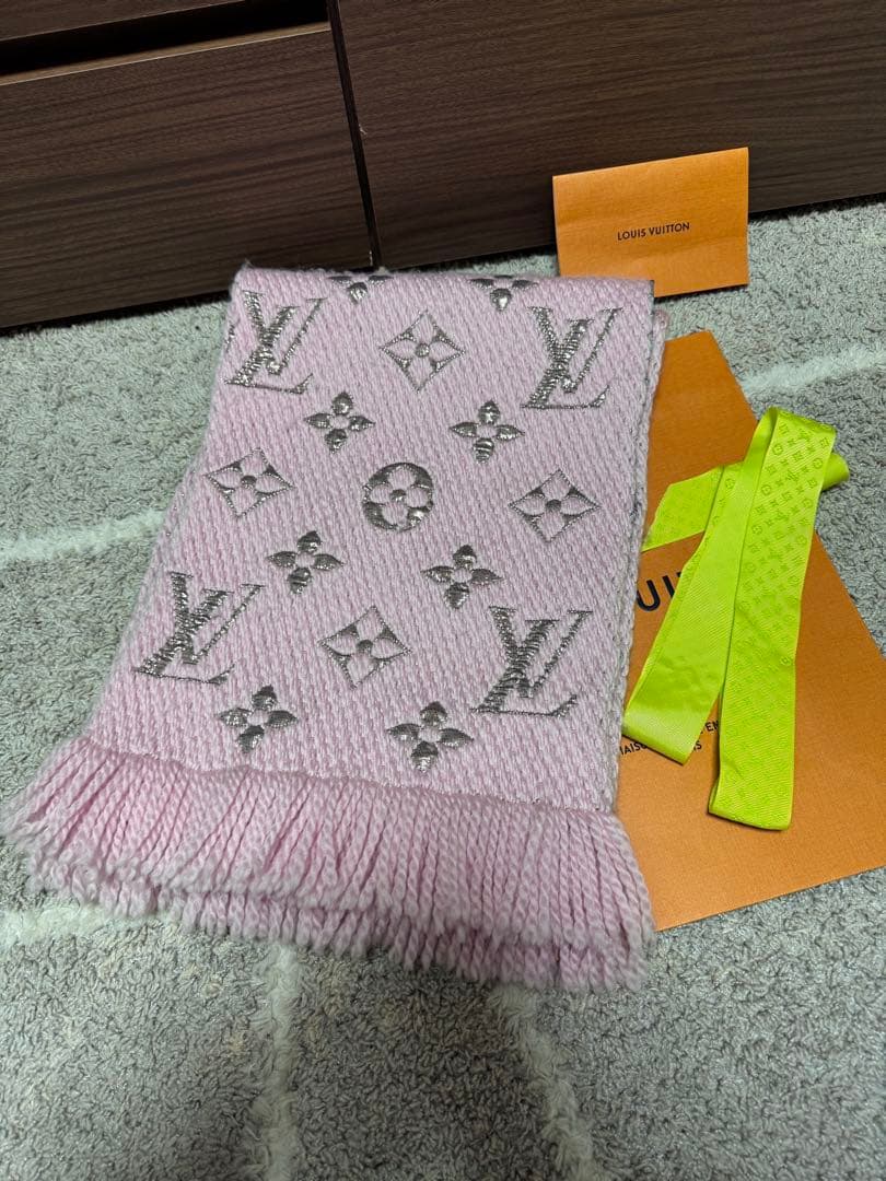 美品　正規品　ルイヴィトン　エシャルプ　ロゴマニア　マフラー