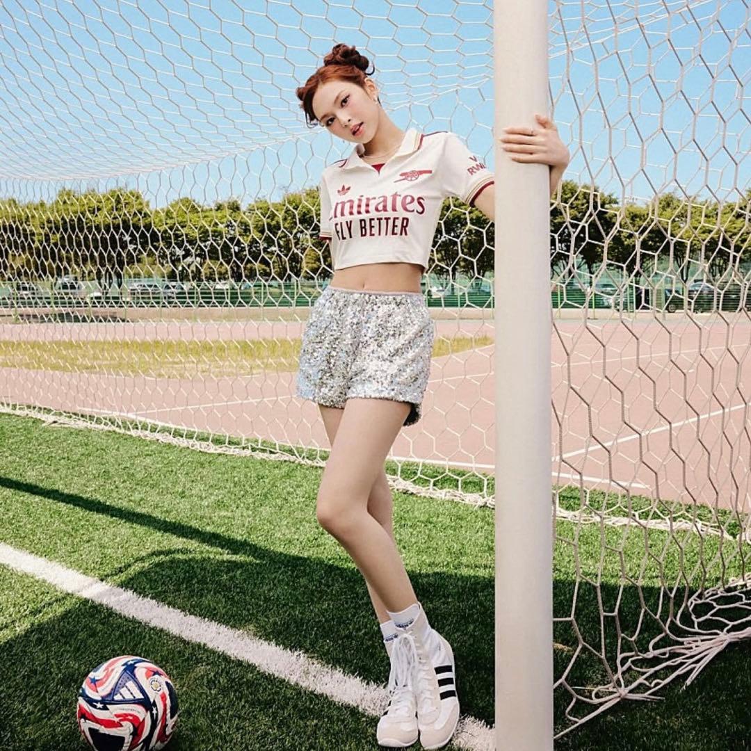 海外限定モデルM⭐️adidas アーセナル ショート丈 ベイビーモンスター着用