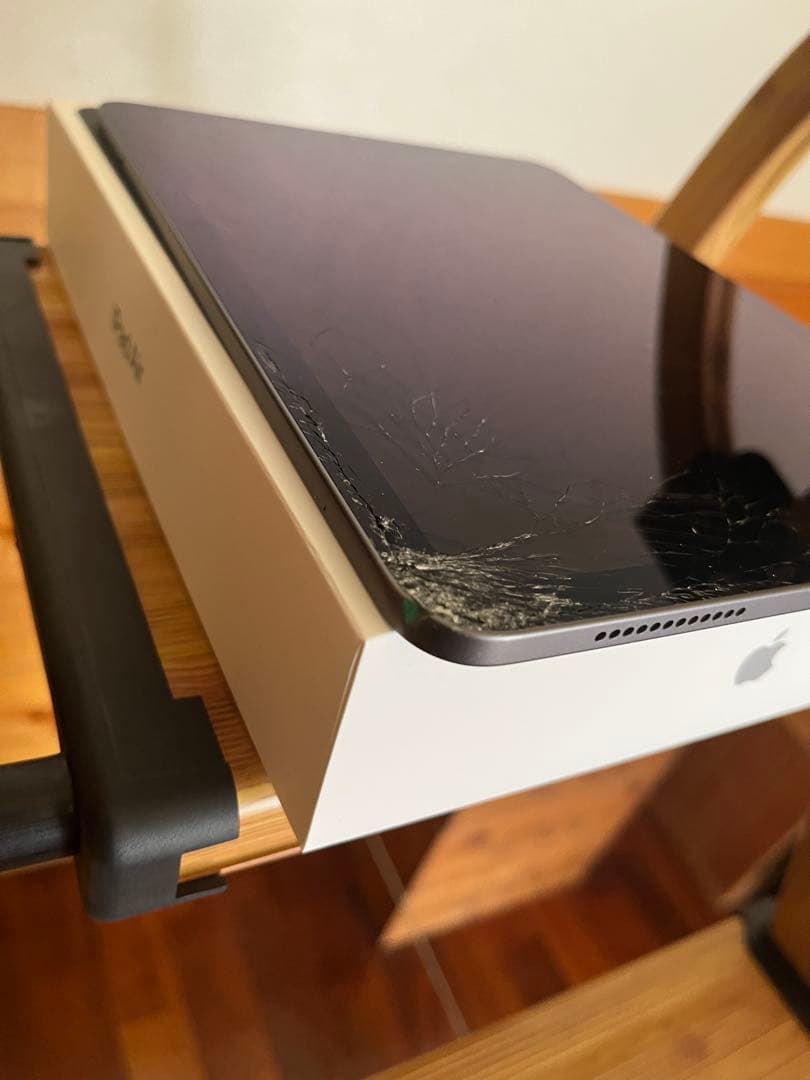 タ*パ様 iPad Air 第4世代 ジャンク品 Apple Pencil付