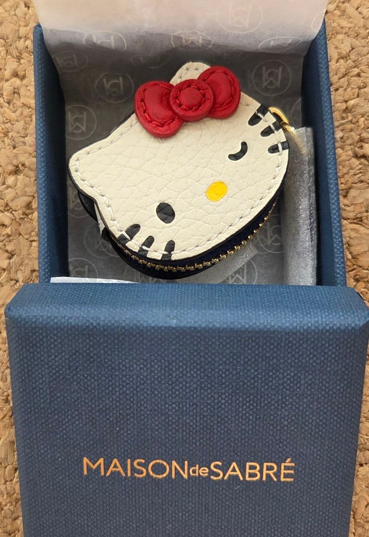 メゾンドサブレ　ハローキティ チャーム