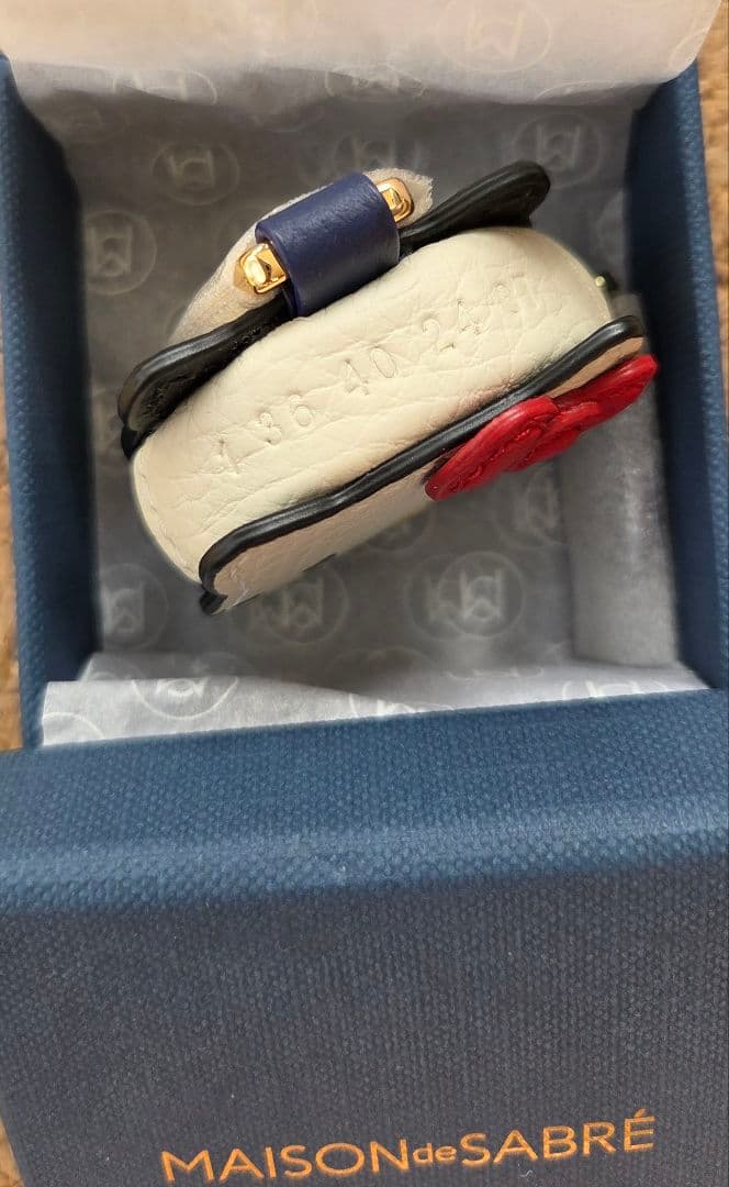 メゾンドサブレ　ハローキティ チャーム