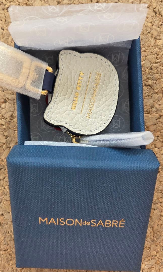 メゾンドサブレ　ハローキティ チャーム