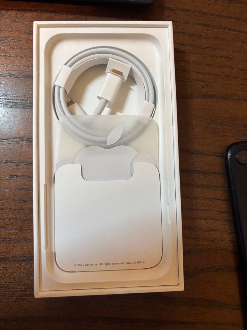 美品 iPhone SE 第三世代 64GB ミッドナイト BT86