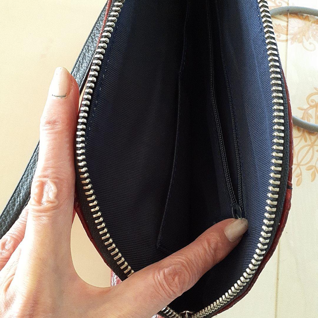 赤いクロコダイル風ショルダーバッグ