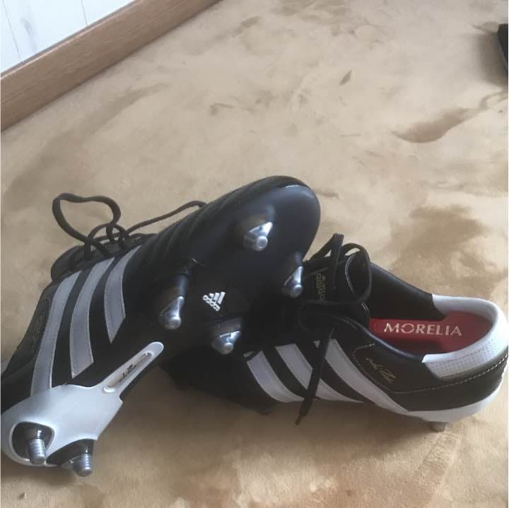 adipure サッカースパイク 取り替え式