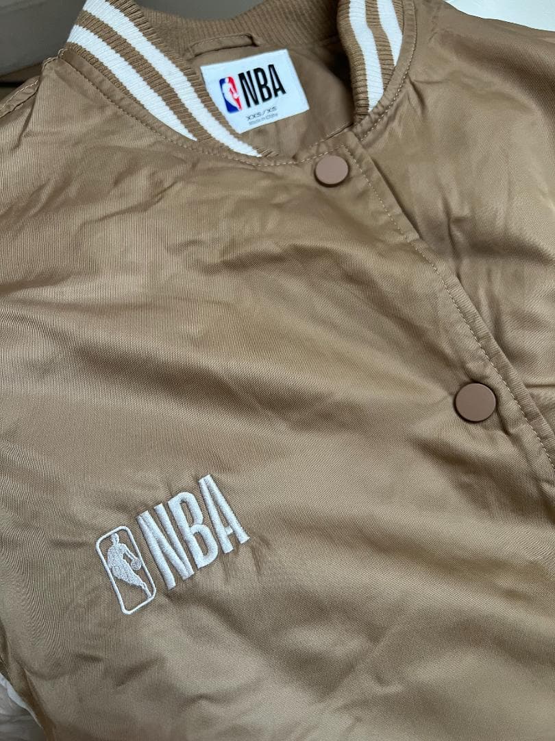 【美品/希少】LAKERS ボンバージャケット ゴールド/白 メンズ XS