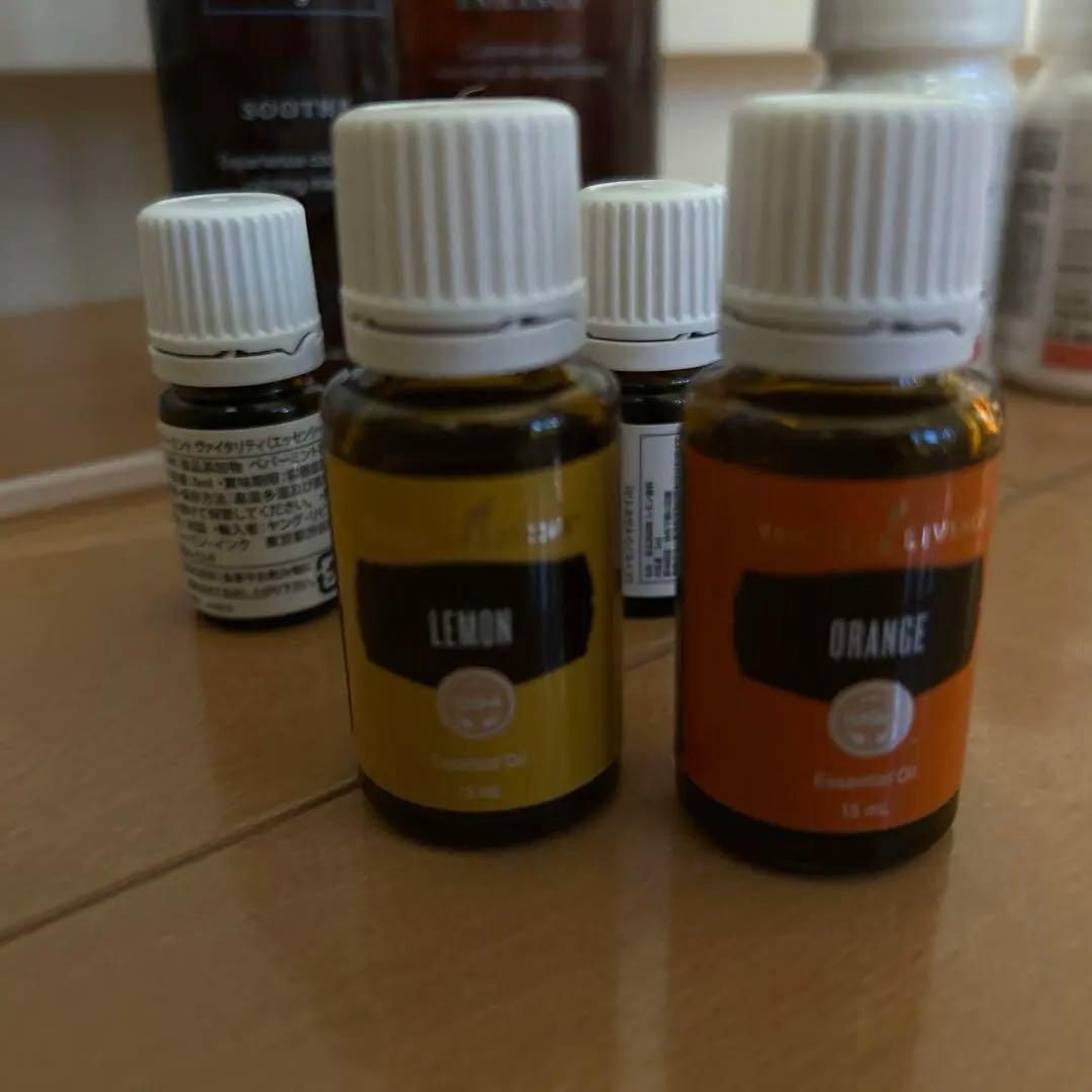 【新品】ヤングリビング エッセンシャルオイル＋マッサージオイル＋サプリ正規品