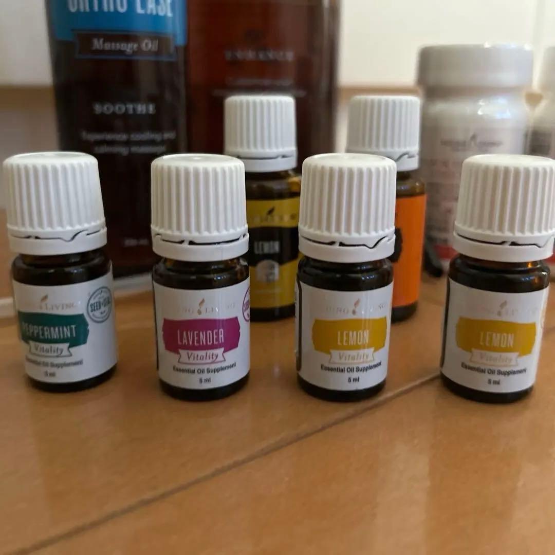 【新品】ヤングリビング エッセンシャルオイル＋マッサージオイル＋サプリ正規品