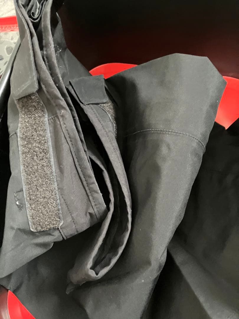 く*ま様 ほぼ未使用 LIMITED PRO GORE-TEX レインウェア 2