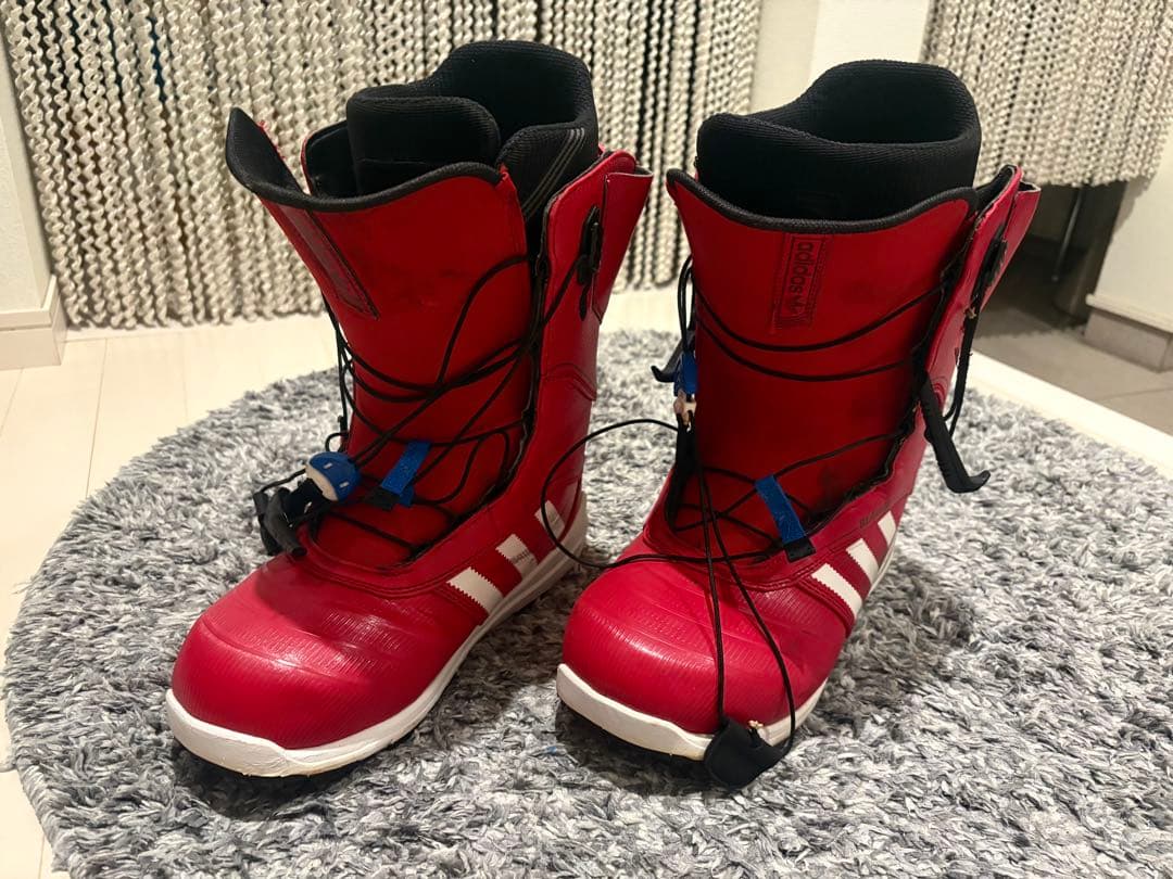 adidas originals スノーボードブーツ Vibramソール　レッド