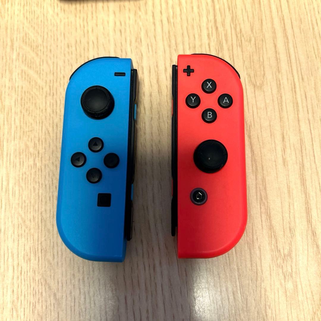 R Ｆ⭐︎ Nintendo Switch 本体 青/赤 Joy-Con付