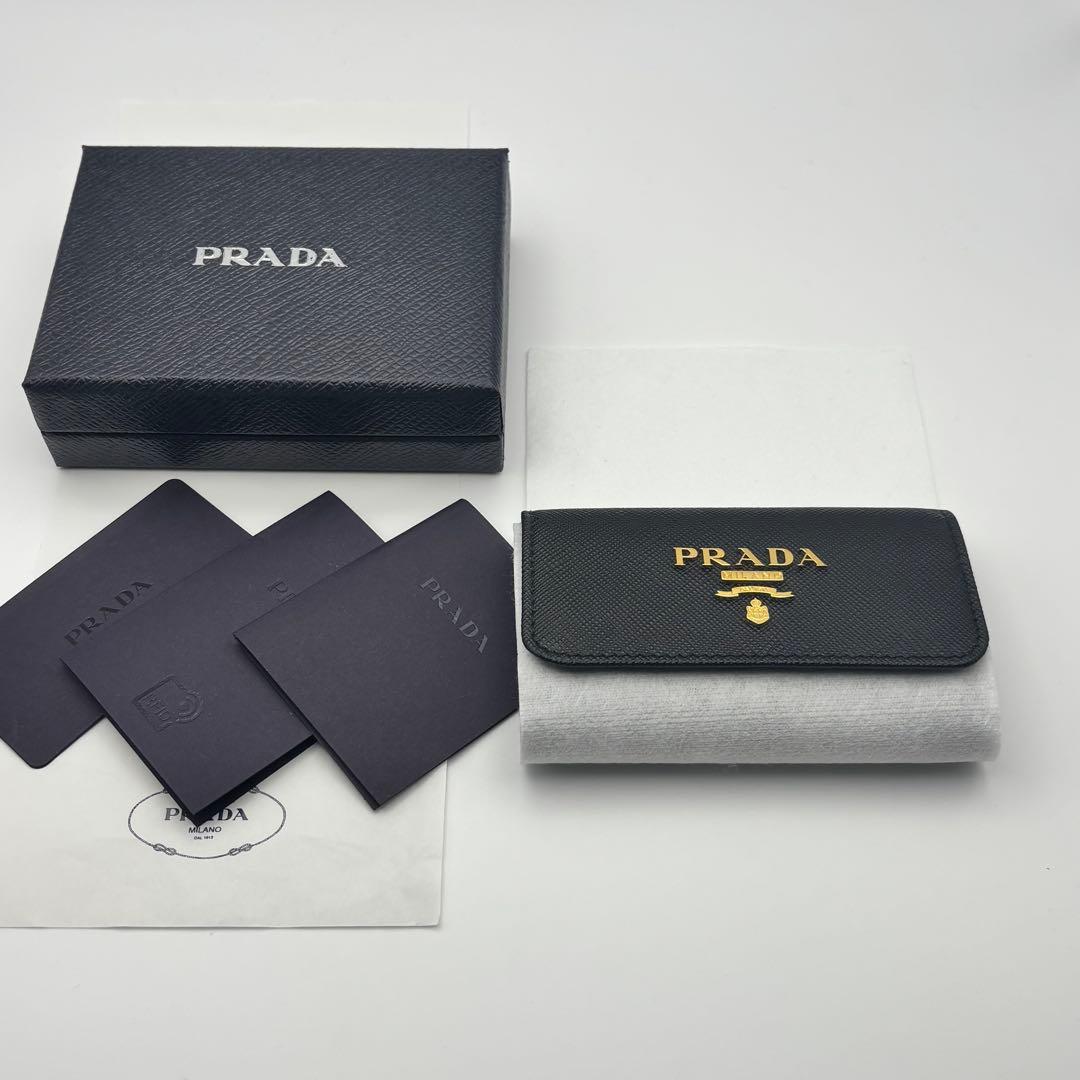 新品未使用✨付属品✨プラダ キーケース サフィアーノ レザー 黒