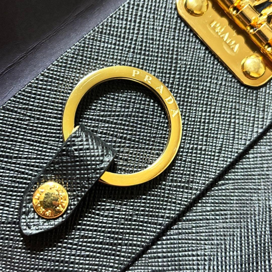 新品未使用✨付属品✨プラダ キーケース サフィアーノ レザー 黒