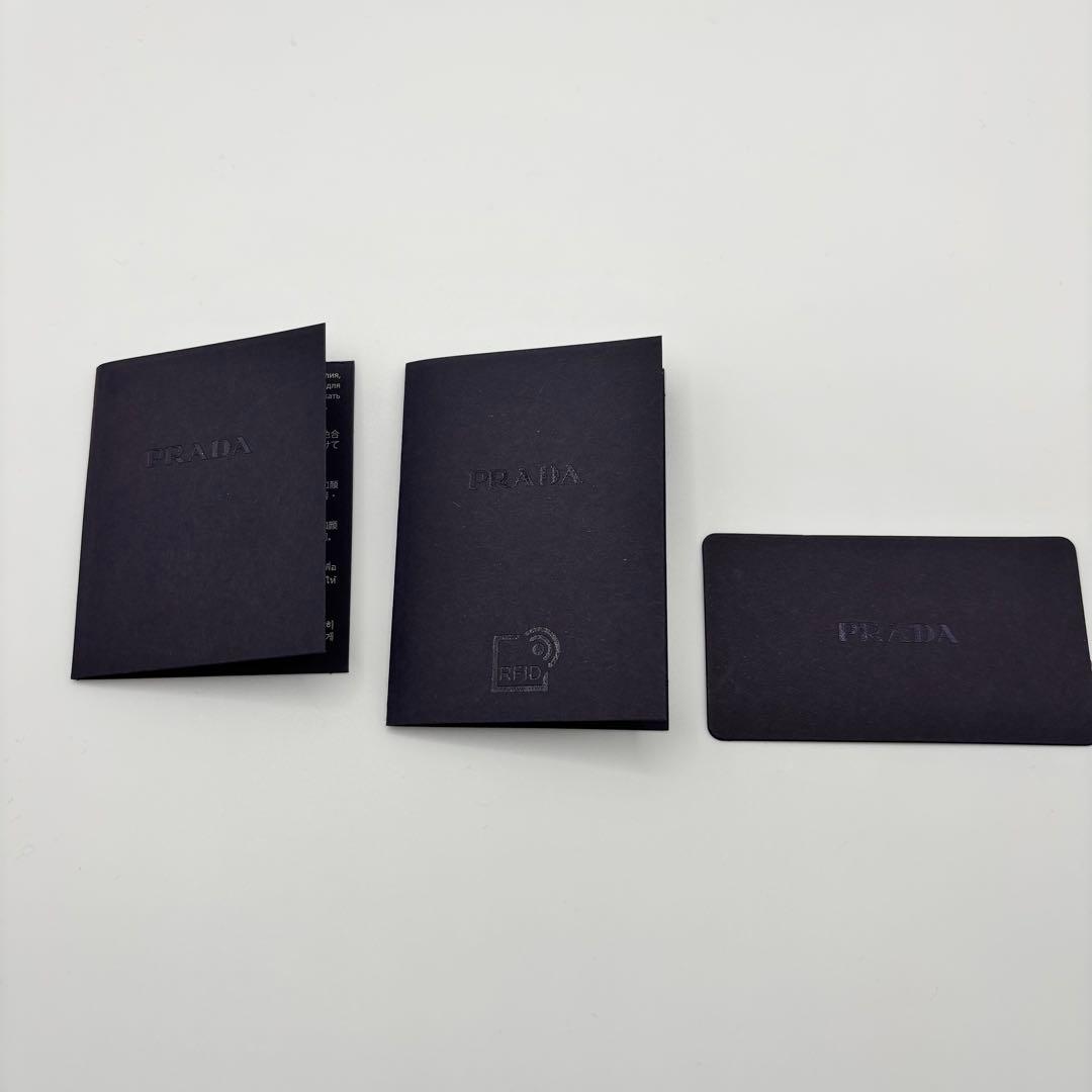 新品未使用✨付属品✨プラダ キーケース サフィアーノ レザー 黒