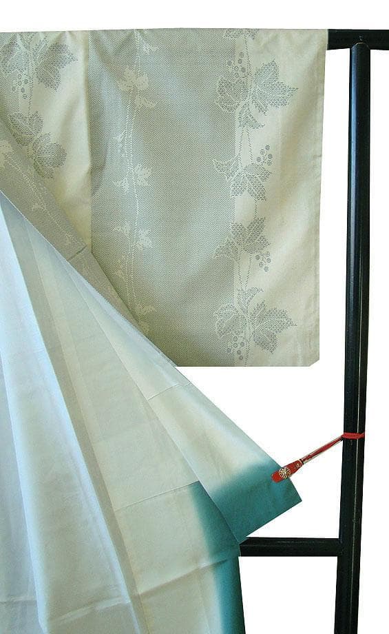 ★美品 素敵な 本場白大島紬（正絹）仕立上り＜TT1298＞★