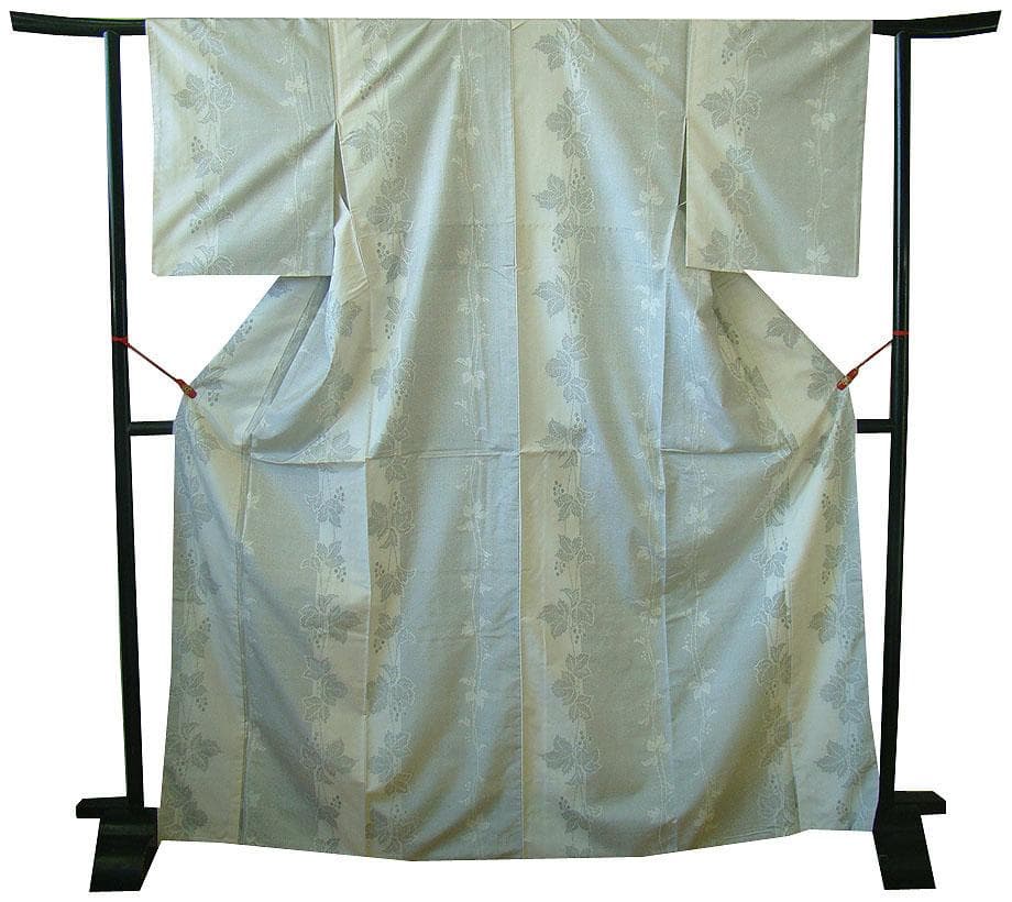 ★美品 素敵な 本場白大島紬（正絹）仕立上り＜TT1298＞★