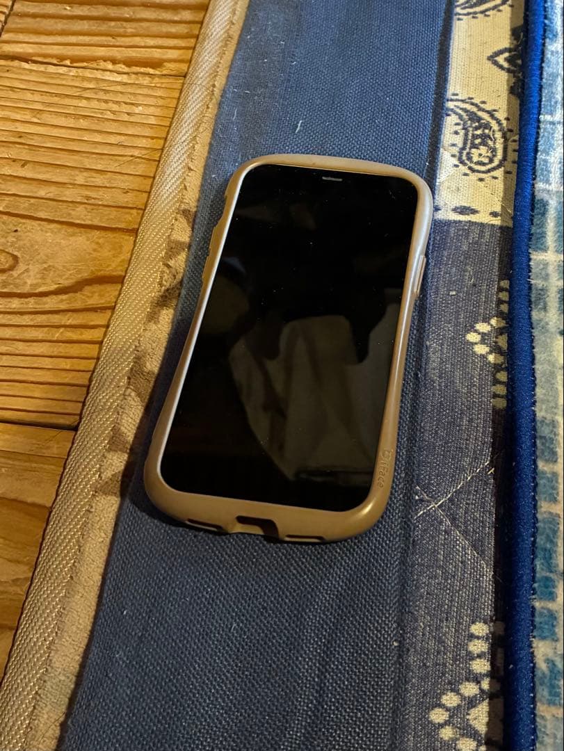 ベージュ スマートフォン本体 使用感あり