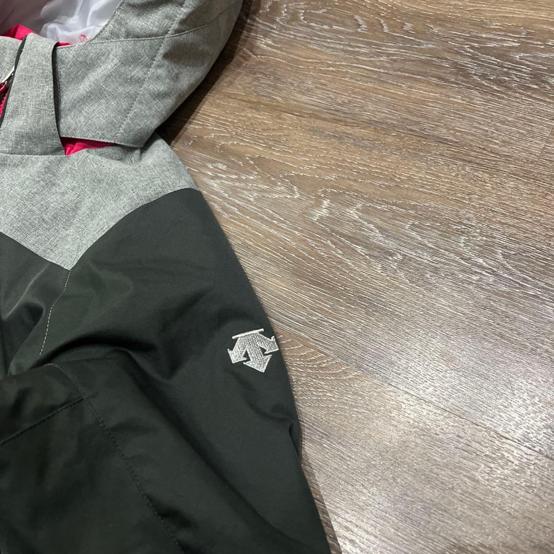 150 デサント　美品　　セットアップ　上下　スキーウェア　女の子