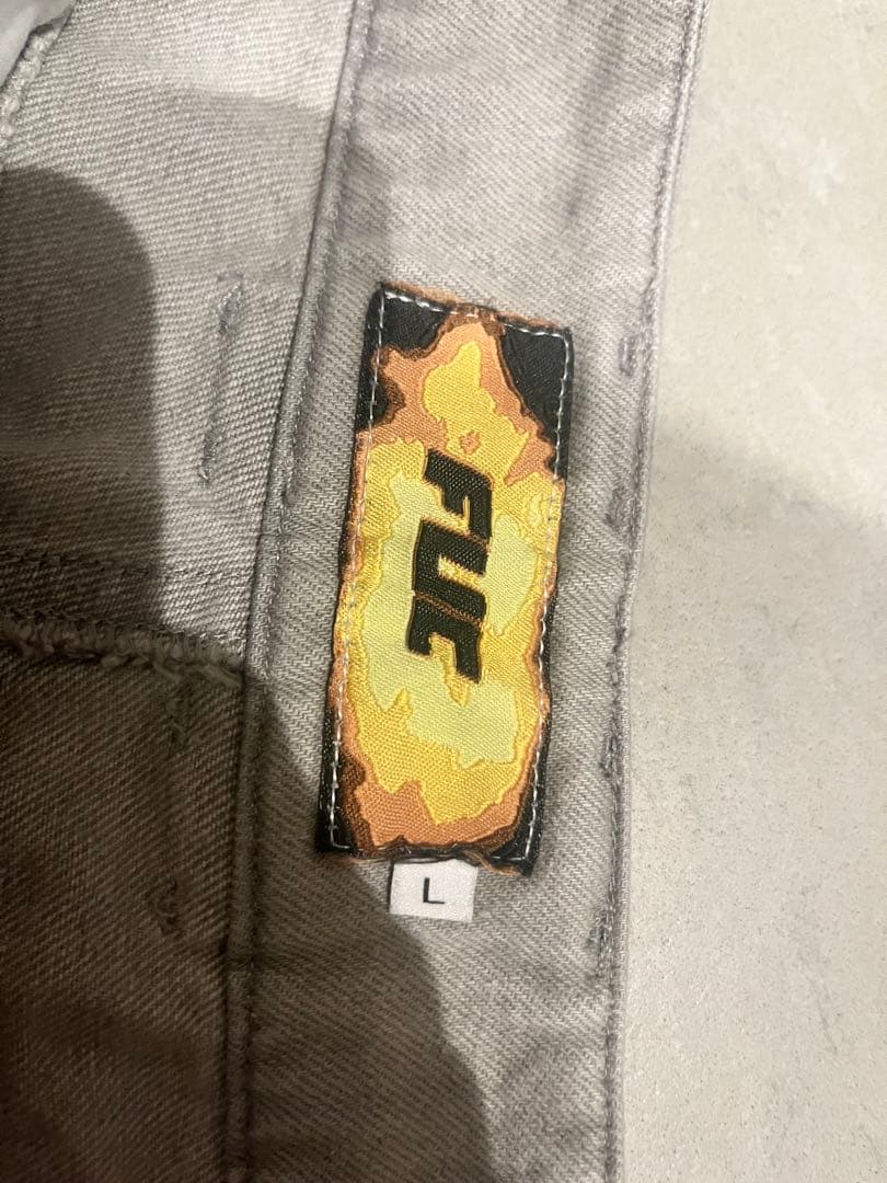 Fackupclothes fat fuc グレー 刺繍ショートパンツ