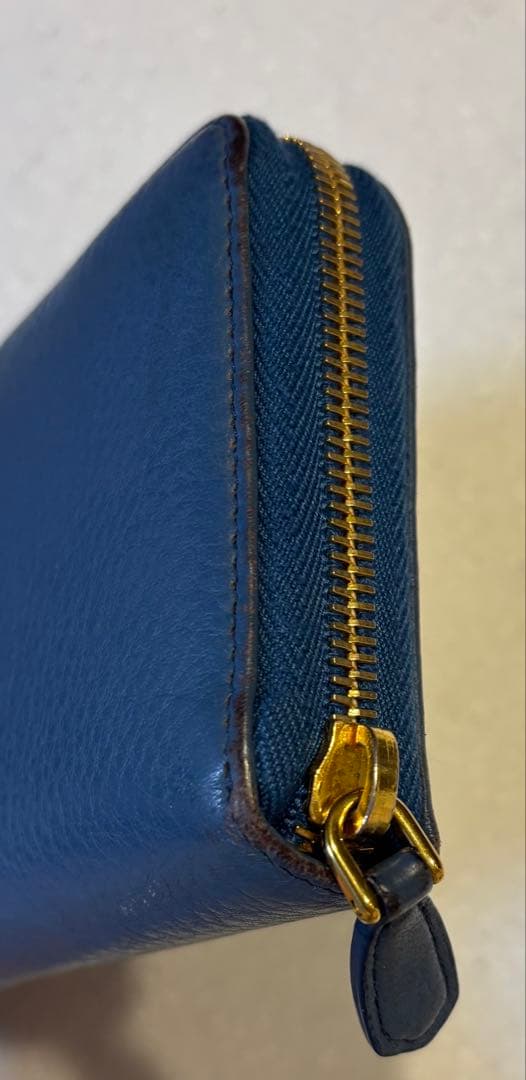プラダ　長財布　コバルト ブルー VITELLO GRAIN 箱付き