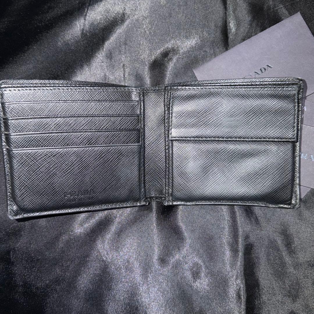 定価10万　PRADA 二つ折り財布 サフィアーノレザー 黒 メンズ