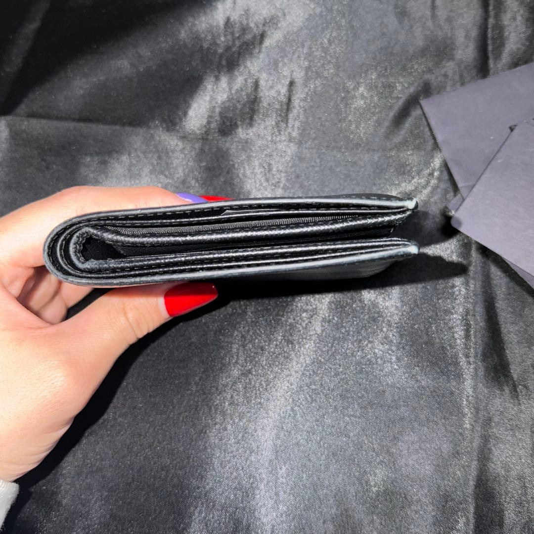 定価10万　PRADA 二つ折り財布 サフィアーノレザー 黒 メンズ