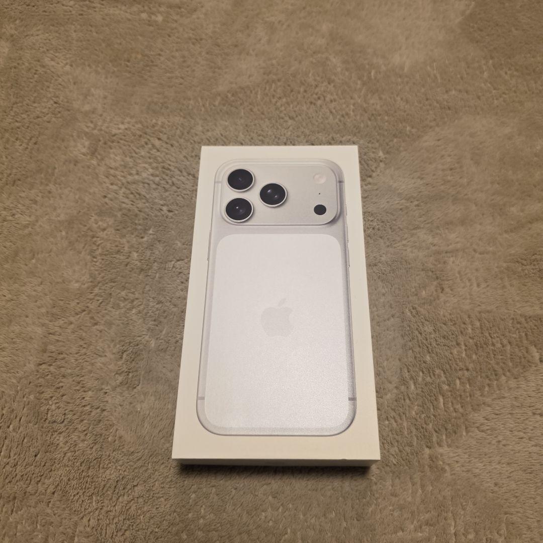 Apple iPhone 17 Pro シルバー 本体