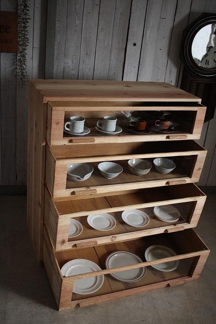 前面ガラスの引き出し4段　食器棚　シャツケース　収納棚　古家具