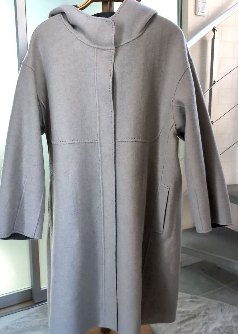 新品タグ付きDoCLASSE カシミヤ混ウールリバーフードコート13号グレー