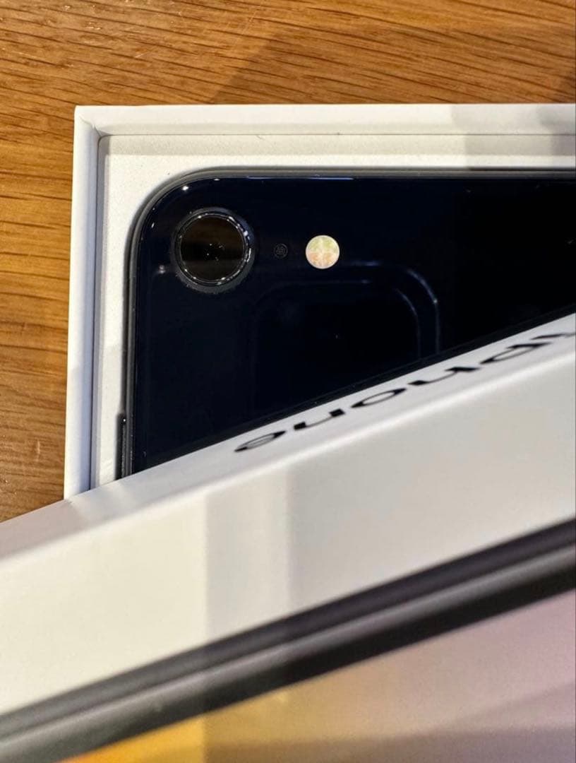 iPhone SE (第3世代) ブラック 本体