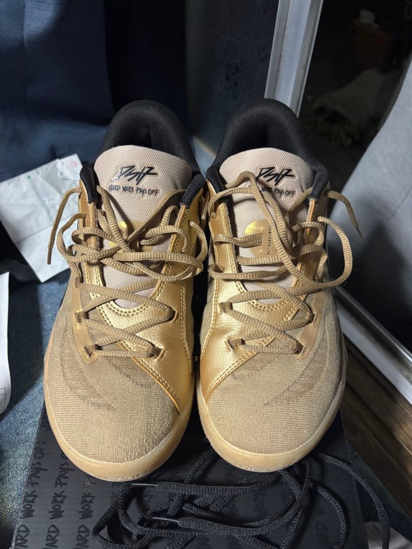 PUMA バスケットボールシューズ ゴールド